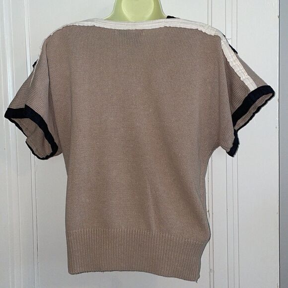 Vtg 80s I.B. Diffusion tan short sleeved V neck sweater with ribbon design - Picture 6 of 8